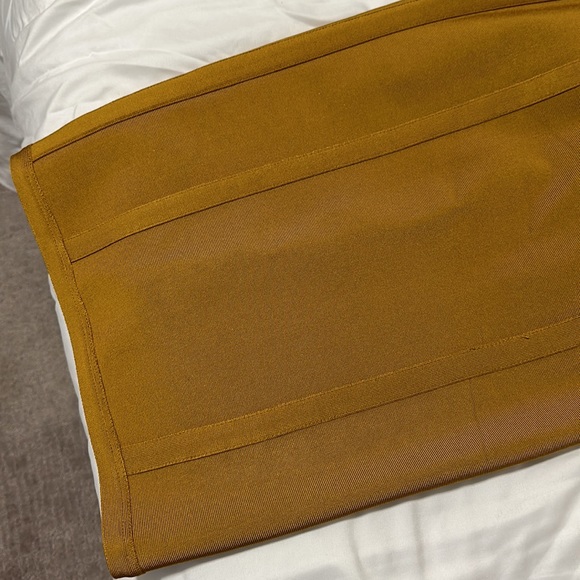 HOUSE OF CB BELICE GINGER TIE WAIST
BANDAGE DRESS - Picture 4 of 5